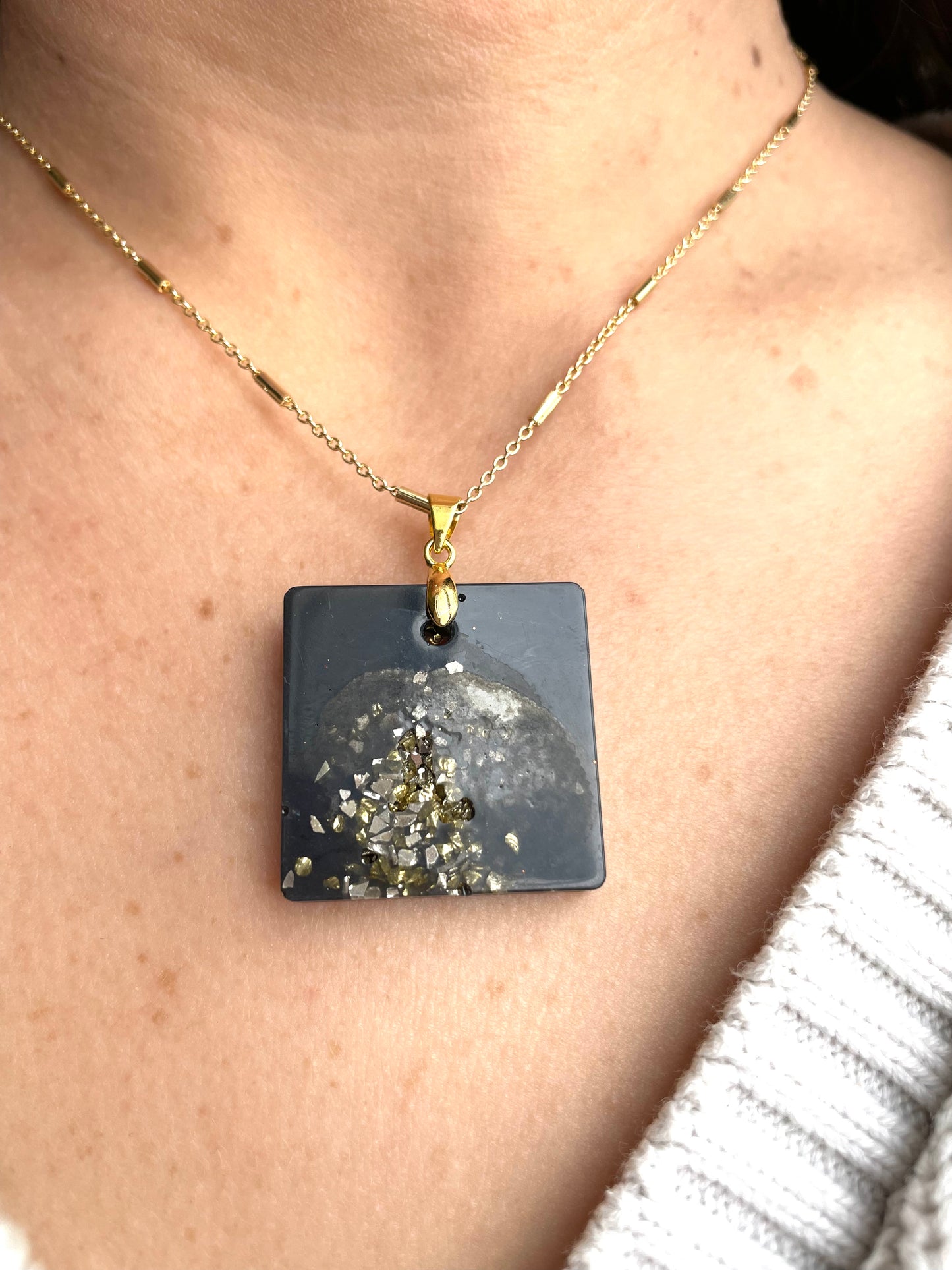 Square resin and cement necklace