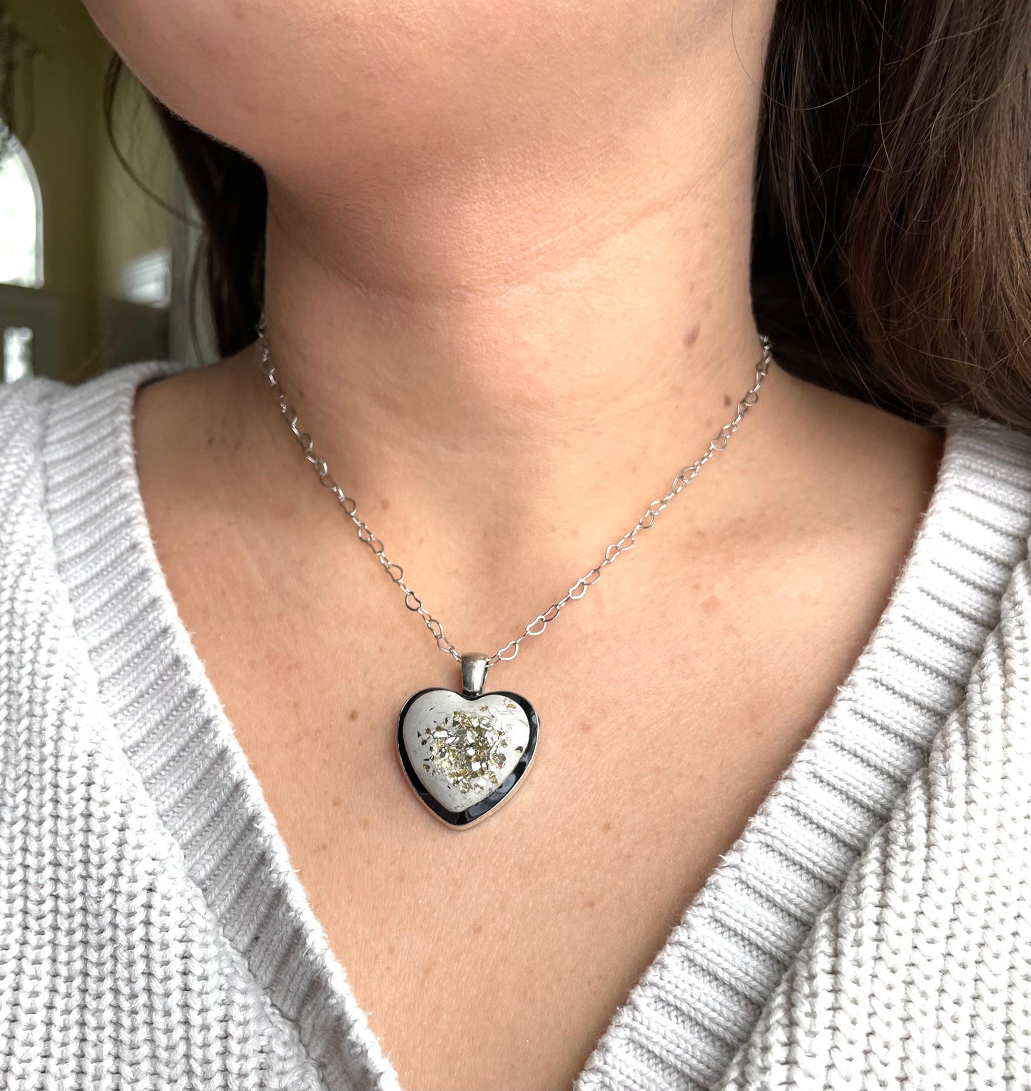 Small resin and cement heart necklace