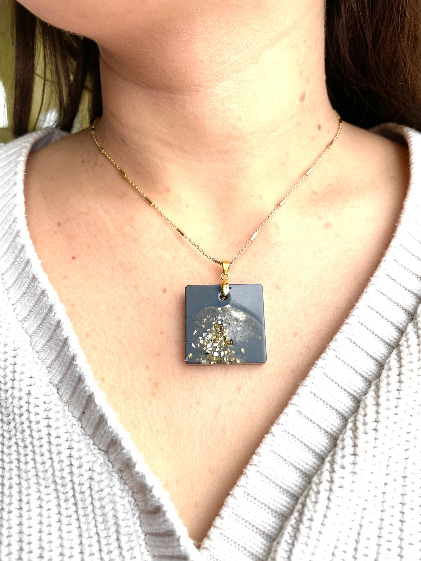 Square resin and cement necklace