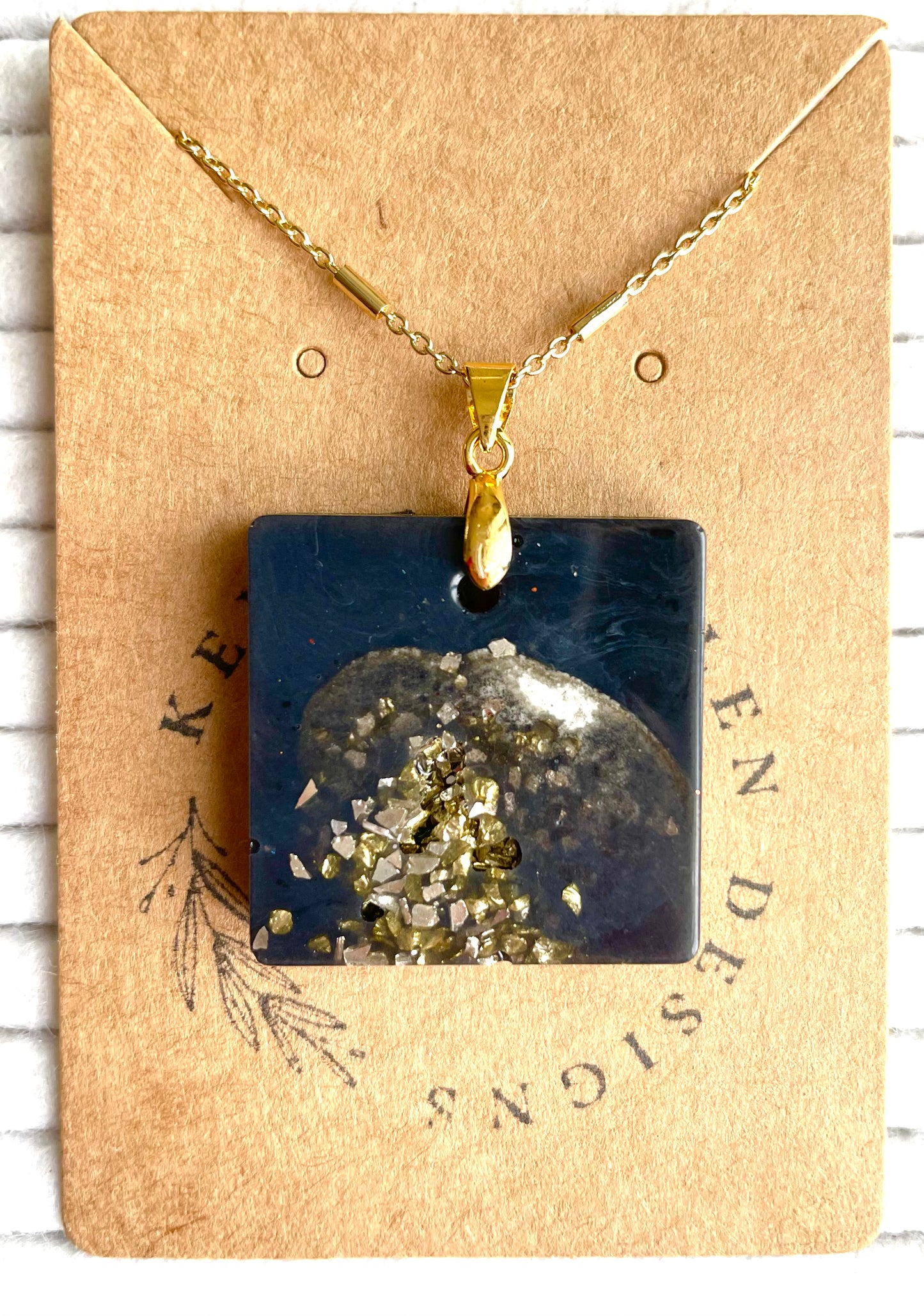 Square resin and cement necklace
