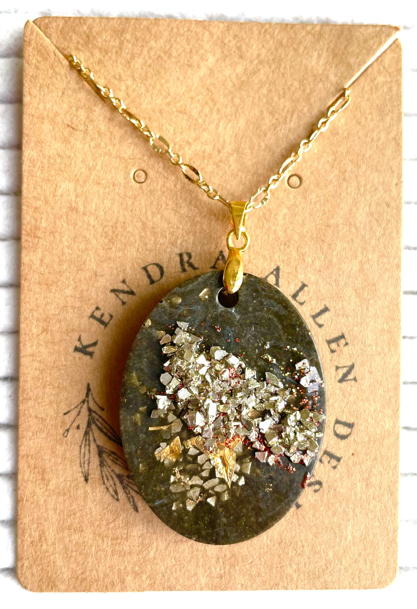 Oblong resin and cement necklace
