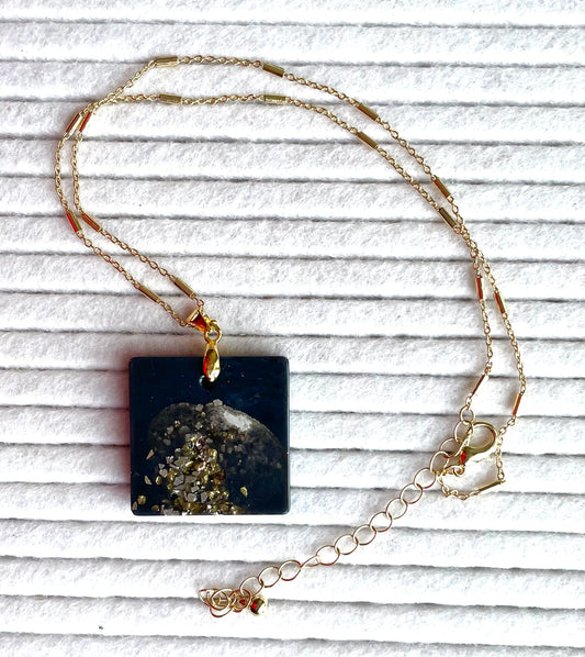 Square resin and cement necklace