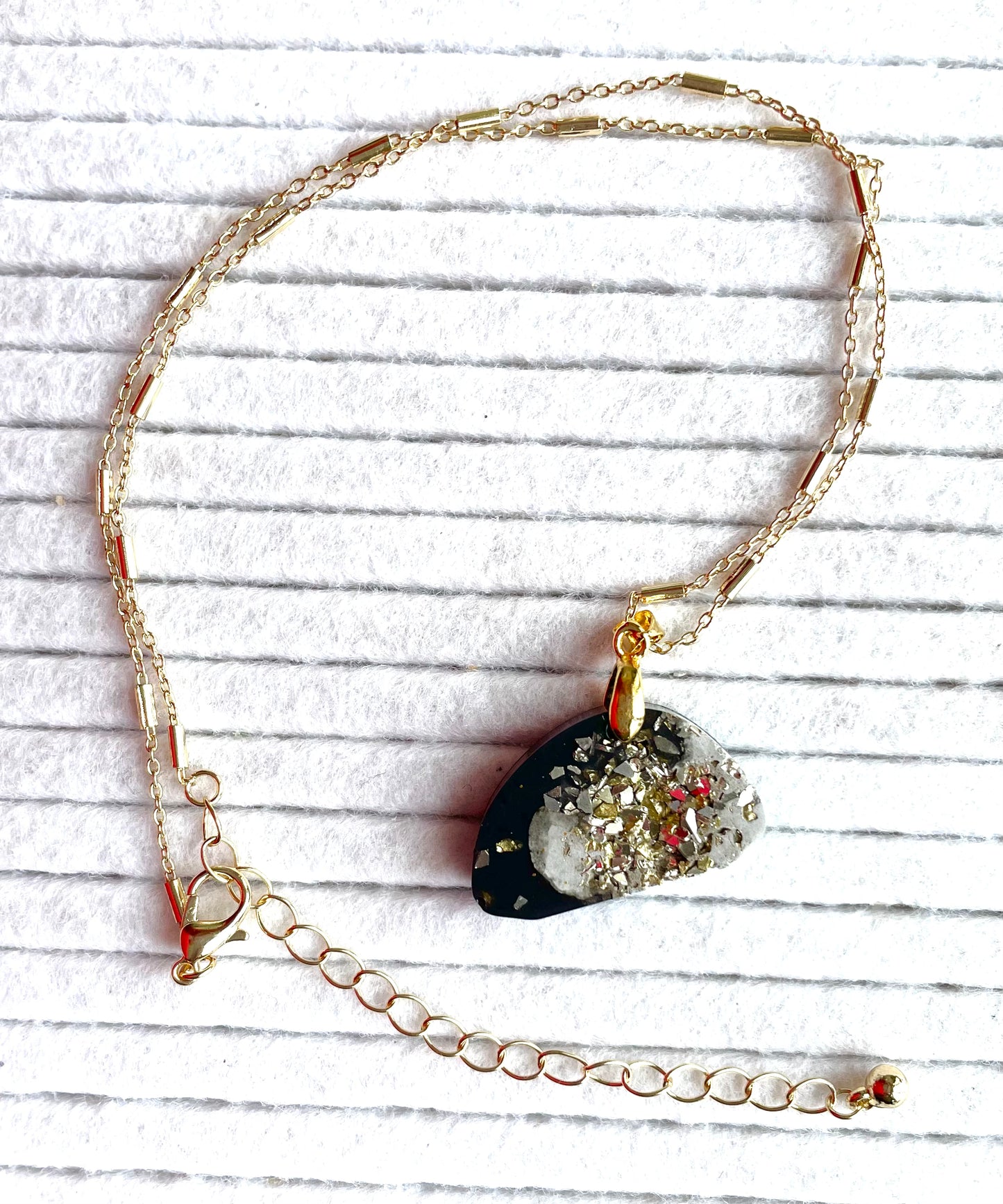 Resin and cement geode style necklace