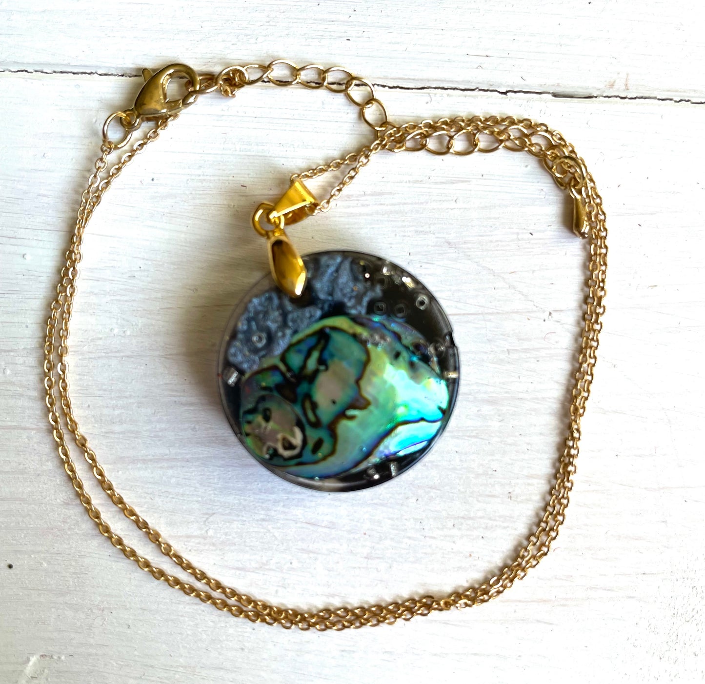 Round abalone pendant