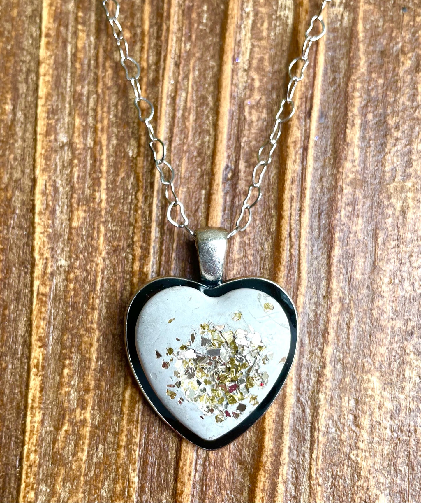 Small resin and cement heart necklace